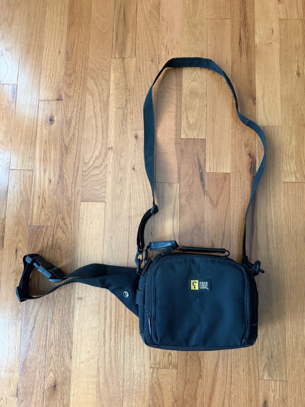 Case Logic Camera Crossbody Bag